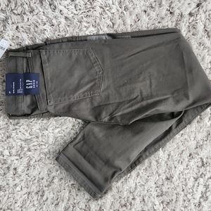 GAP Girlfriend Fit Distressed Denim Sz 27